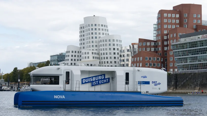 Ansicht des automatisierten Versuchsträgers im Hafen